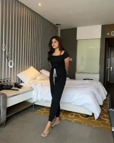 Call Girls Mahroni Cash On Delivery